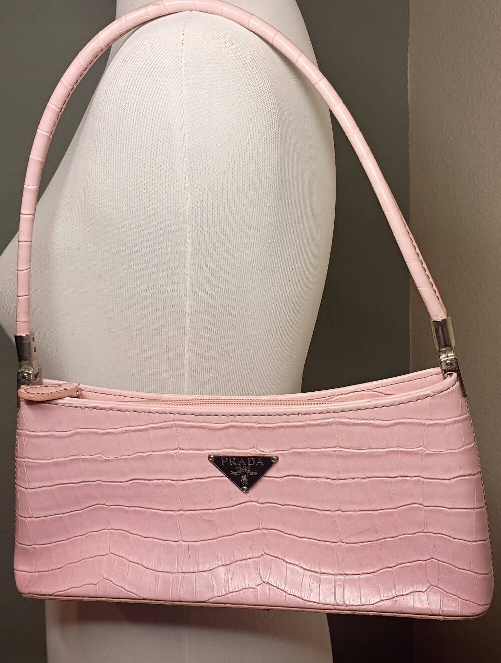 Designer Triangle Look Faux Alligator Pink Purse- CUTE!